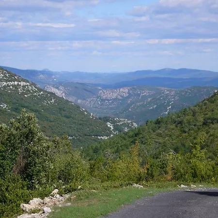 Maison Lac Du Salagou Vakantiehuis *